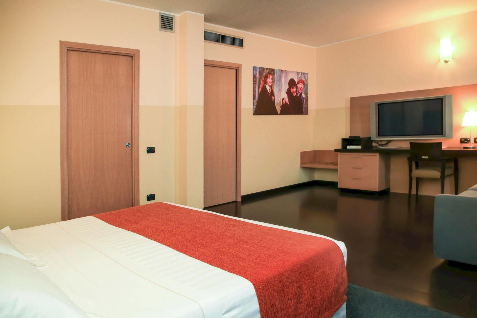 B&B Hotel Milano Cologno Studios Cologno Monzese Exterior foto